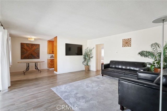 Detail Gallery Image 8 of 20 For 840 Cedar Ave. Unit #20, Long Beach,  CA 90813 - 2 Beds | 1 Baths