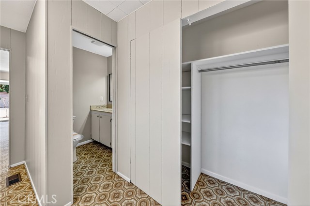 5382 Park Place, Chino CA: https://media.crmls.org/medias/794c4fe3-50c6-465e-83da-45b3f0a59ba8.jpg