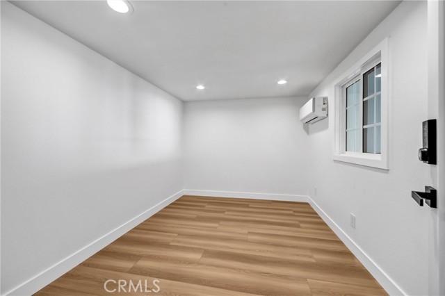 Detail Gallery Image 25 of 36 For 9502 via Salerno, Burbank,  CA 91504 - 2 Beds | 2/1 Baths