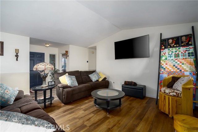 Detail Gallery Image 7 of 39 For 16800 Hidden Creek Dr, Victorville,  CA 92395 - 3 Beds | 2 Baths