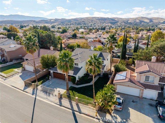 Detail Gallery Image 2 of 46 For 40055 Denham Dr, Palmdale,  CA 93551 - 5 Beds | 3 Baths
