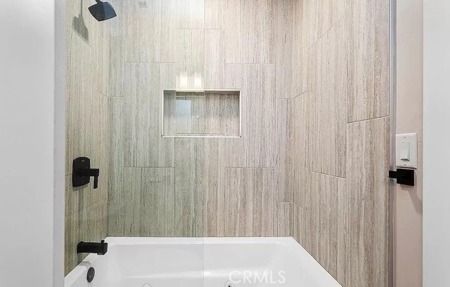 Detail Gallery Image 8 of 17 For 22400 Canyon Club Dr, Canyon Lake,  CA 92587 - 2 Beds | 2 Baths