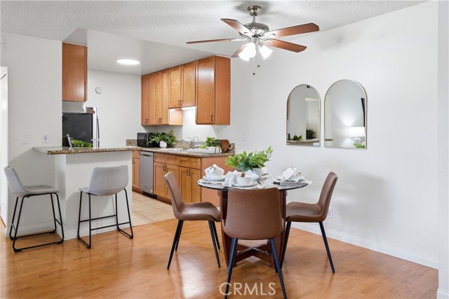 Detail Gallery Image 4 of 27 For 576 N Bellflower #310,  Long Beach,  CA 90814 - 2 Beds | 2 Baths