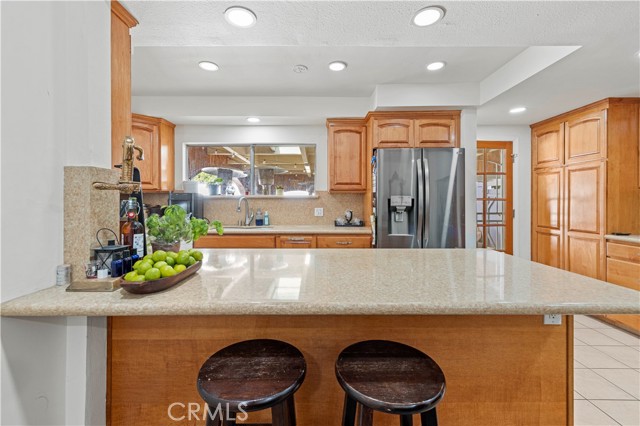 Detail Gallery Image 8 of 14 For 18229 Strathern St, Reseda,  CA 91335 - 3 Beds | 2 Baths