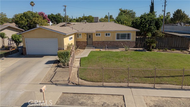543 E Hopkins Avenue, Fresno CA: https://media.crmls.org/medias/794f6942-ca8b-4dd9-af1c-280efa5347cc.jpg