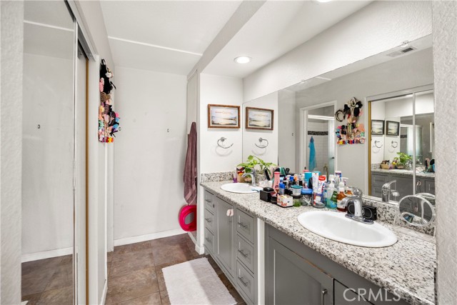 37112 Calle Amigo, Palmdale CA: https://media.crmls.org/medias/794faf00-ae45-4738-8520-616355932a25.jpg