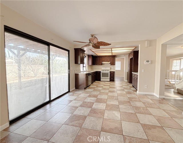 39360 Longhorn Court, Palmdale CA: https://media.crmls.org/medias/79502ceb-1c5b-4435-8bef-37df3620a274.jpg