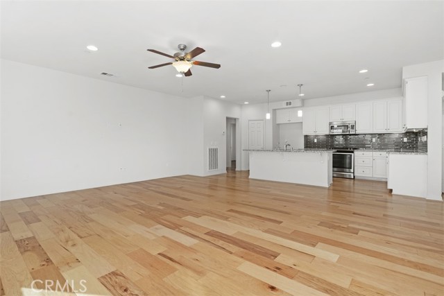 Detail Gallery Image 9 of 34 For 1370 Clementine Way, Fullerton,  CA 92833 - 3 Beds | 3 Baths