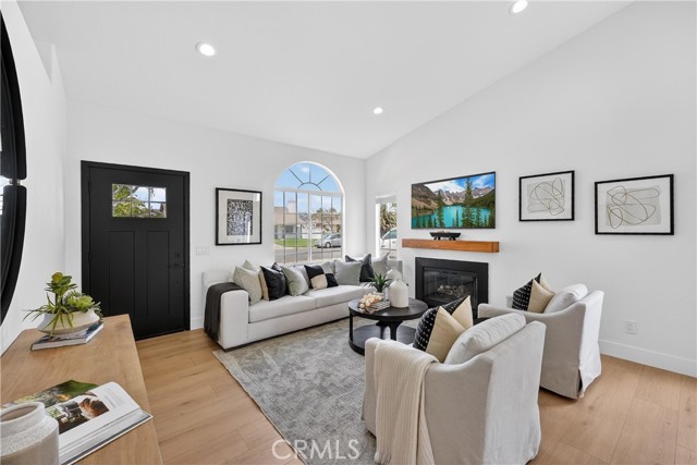 Detail Gallery Image 2 of 20 For 1263 Cornerstone Way, Corona,  CA 92878 - 3 Beds | 2 Baths