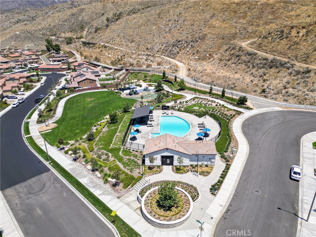 https://media.crmls.org/medias/7951d1d0-26b5-452c-9089-787504b89134.jpg?preset=X-Large