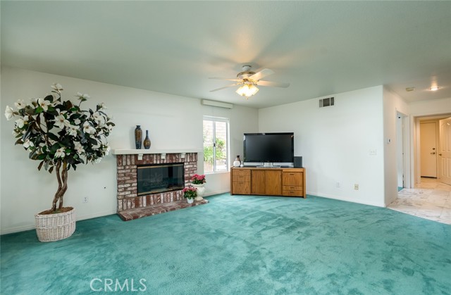 21714 Agajanian Lane, Saugus CA: https://media.crmls.org/medias/795201c9-6d82-4984-9a6f-a52899ddc565.jpg