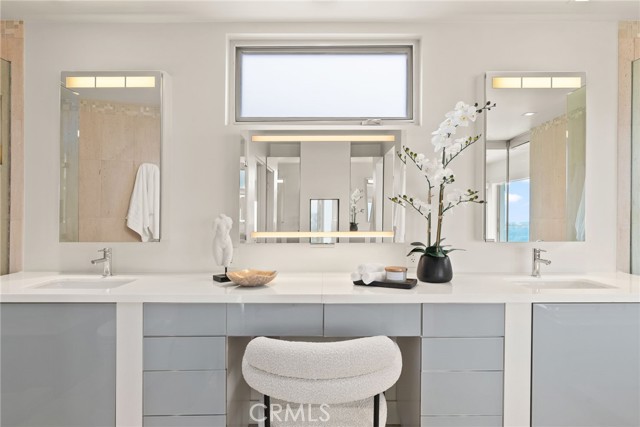 900 Gainsborough Drive, Laguna Beach CA: https://media.crmls.org/medias/79523717-0613-493d-ab77-f5b8a614fcc6.jpg