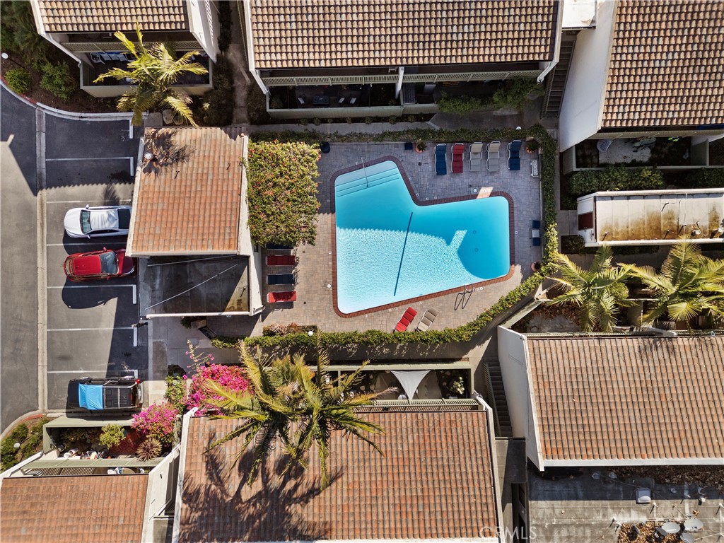 https://media.crmls.org/medias/79534f36-4c61-467a-91a0-084dc7183281.jpg?preset=X-Large