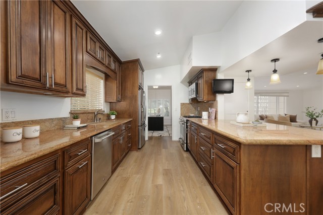 Detail Gallery Image 13 of 45 For 7333 via Rio Nido, Downey,  CA 90241 - 3 Beds | 3 Baths