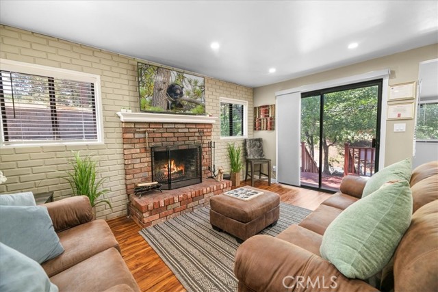 847 Silver Tip Drive, Big Bear Lake CA: https://media.crmls.org/medias/795395e2-3e20-4193-85ca-53c6ac6b8b9c.jpg