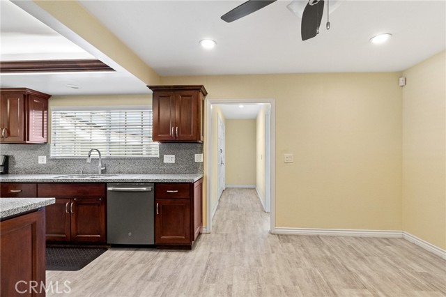 Detail Gallery Image 15 of 38 For 8558 11th, Downey,  CA 90241 - 4 Beds | 3/1 Baths