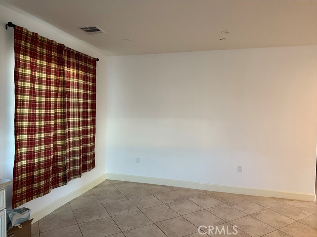 Detail Gallery Image 3 of 13 For 10845 Vinedale St, Sun Valley,  CA 91352 - 6 Beds | 4 Baths