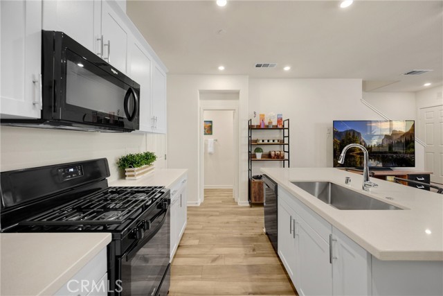 1095 W Buttercup Lane, Rialto CA: https://media.crmls.org/medias/795499a5-f8c8-44d1-9a6e-9fbaef5f4f8d.jpg