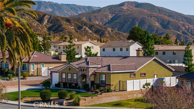 Detail Gallery Image 1 of 37 For 6643 N Ofelia Dr, San Bernardino,  CA 92407 - 4 Beds | 3 Baths