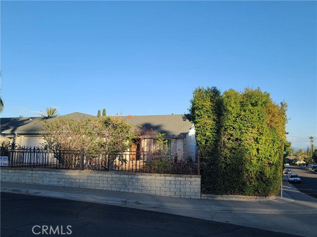 Detail Gallery Image 1 of 5 For 23582 Venisia, Laguna Hills,  CA 92653 - 3 Beds | 2 Baths