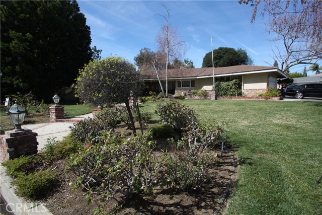 9423 Beckford Avenue photo 4
