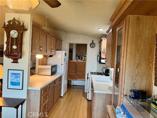 Detail Gallery Image 14 of 23 For 21001 Plummer St #34,  Chatsworth,  CA 91311 - 2 Beds | 2 Baths