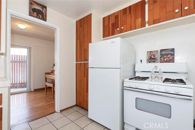 Detail Gallery Image 15 of 37 For 6000 Coldwater Canyon Ave #18,  North Hollywood,  CA 91606 - 3 Beds | 2/1 Baths