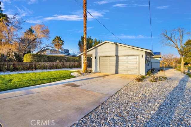 Detail Gallery Image 4 of 41 For 12525 Ninth, Victorville,  CA 92395 - 3 Beds | 2 Baths