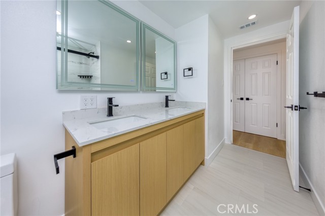 Detail Gallery Image 14 of 29 For 27220 Seco Canyon Road, Saugus,  CA 91350 - 5 Beds | 2 Baths