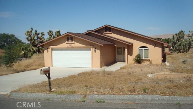 8487 Grand Ave, Yucca Valley, CA 92284