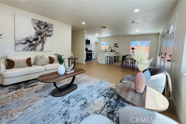 Detail Gallery Image 6 of 14 For 1781 W 24th St, Los Angeles,  CA 90018 - 4 Beds | 2 Baths