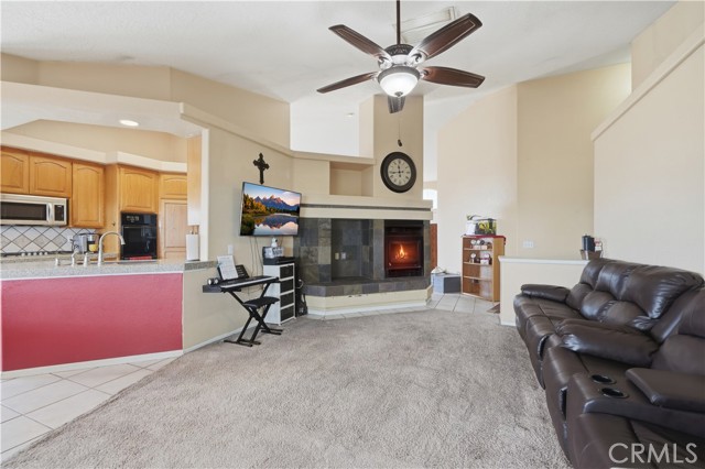 Detail Gallery Image 4 of 47 For 12035 Barbet, Phelan,  CA 92371 - 4 Beds | 2 Baths