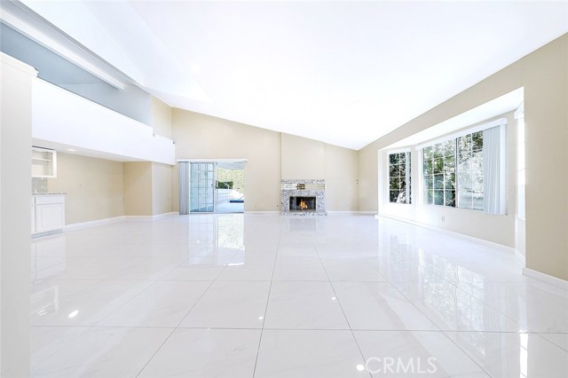 Detail Gallery Image 14 of 52 For 2255 E Chevy Chase Dr, Glendale,  CA 91206 - 4 Beds | 3 Baths