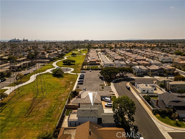 9802 Effingham Drive, Huntington Beach CA: https://media.crmls.org/medias/795b96ec-2f3a-4e0f-9f79-2ea383bbc9a7.jpg