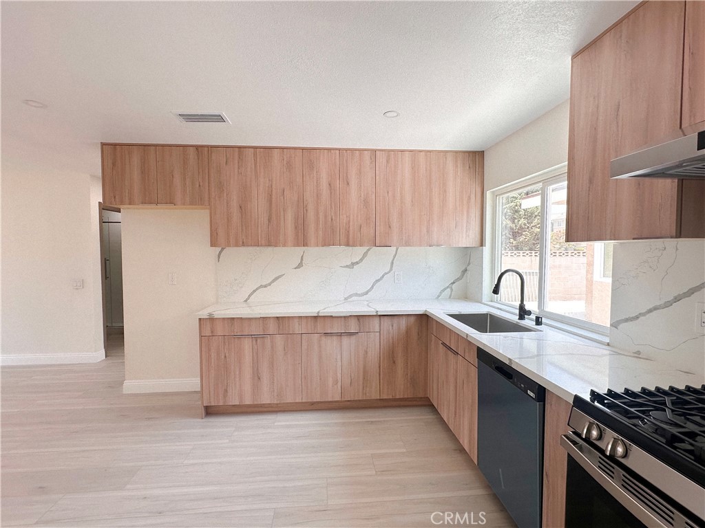 MLS #WS25165113 img 29