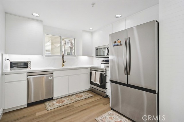 Detail Gallery Image 2 of 43 For 2253 Martin #321,  Irvine,  CA 92612 - 1 Beds | 1 Baths