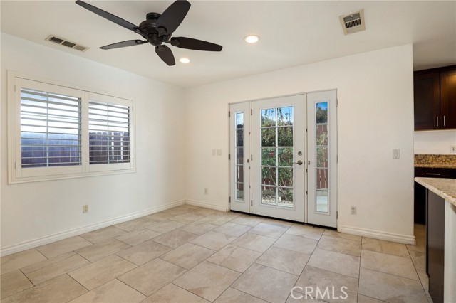 Detail Gallery Image 12 of 35 For 13775 Glenoaks Bld #15,  Sylmar,  CA 91342 - 3 Beds | 2/1 Baths