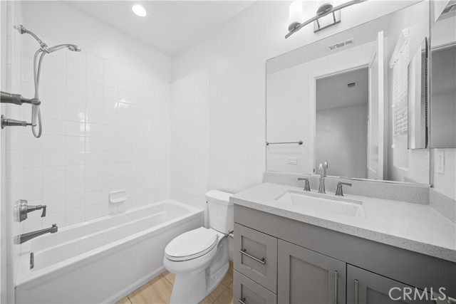 Image 32 of 67 For 2218 Arroyo Trabuco