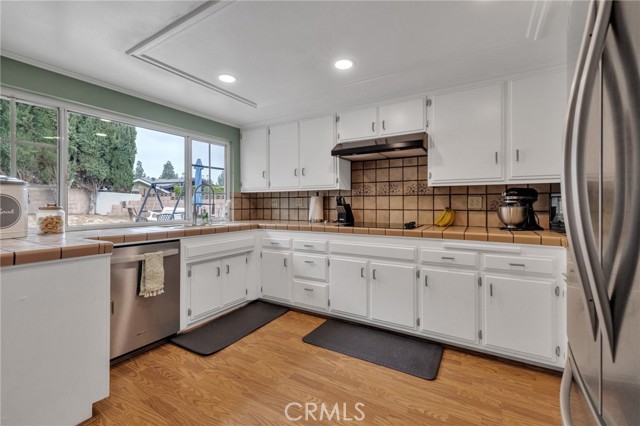 Detail Gallery Image 11 of 44 For 15010 Oakwood Ln, Chino Hills,  CA 91709 - 3 Beds | 2 Baths