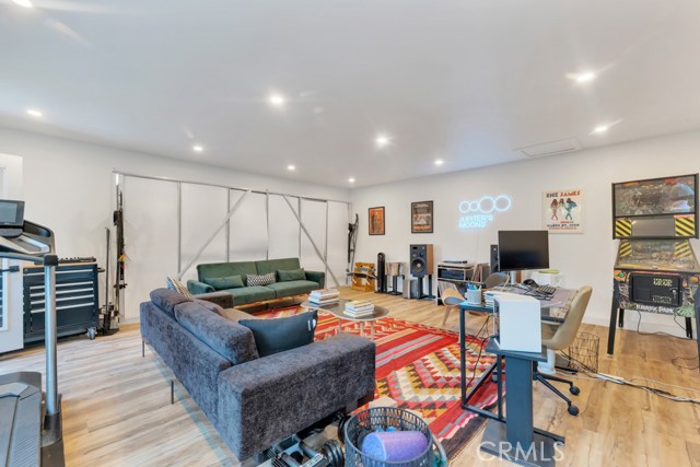 Detail Gallery Image 47 of 52 For 5727 Colbath, Valley Glen,  CA 91401 - 3 Beds | 3 Baths