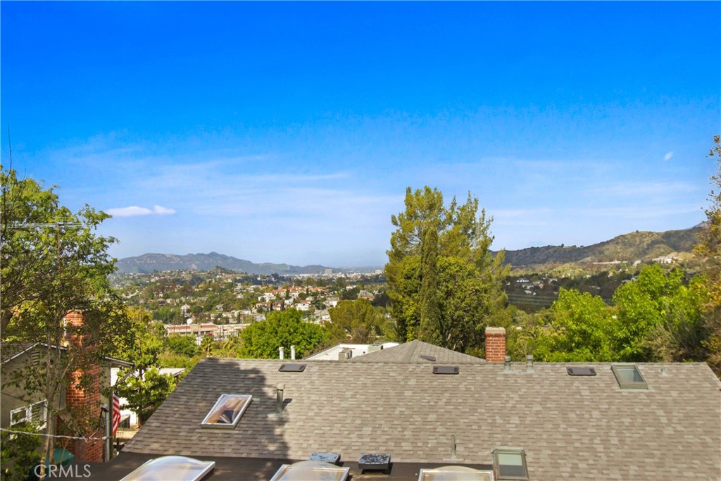https://media.crmls.org/medias/795d7783-5a1f-4961-ab9e-7110e811d841.jpg?preset=X-Large