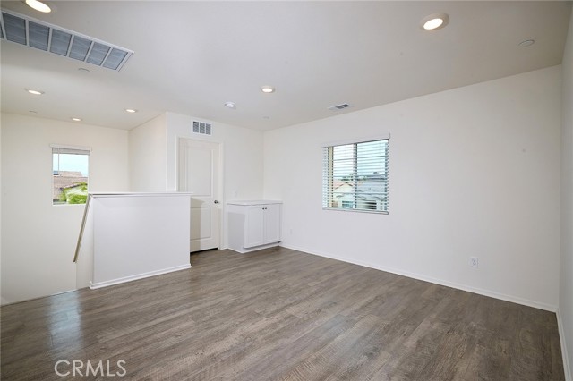 Detail Gallery Image 12 of 19 For 1238 Memorial Ave, Hemet,  CA 92543 - 3 Beds | 2/1 Baths