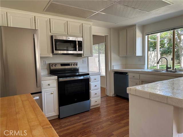 Detail Gallery Image 12 of 31 For 28825 Barragan St, Agoura Hills,  CA 91301 - 4 Beds | 2/1 Baths