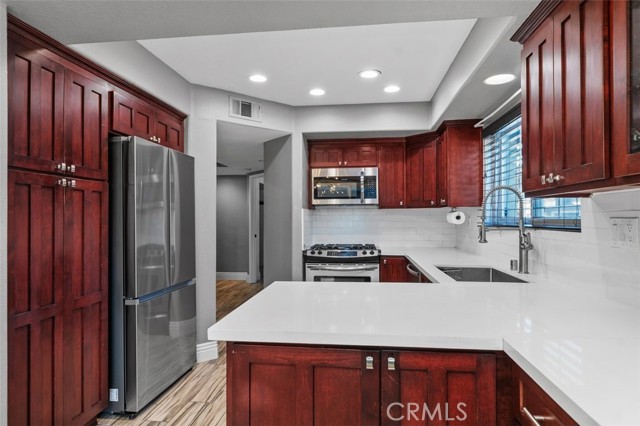 Detail Gallery Image 11 of 35 For 510 S Hollydale, Anaheim Hills,  CA 92808 - 3 Beds | 3 Baths