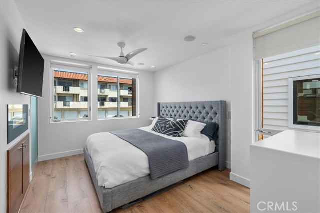 Detail Gallery Image 39 of 50 For 1501 Monterey Bld, Hermosa Beach,  CA 90254 - 4 Beds | 3/1 Baths