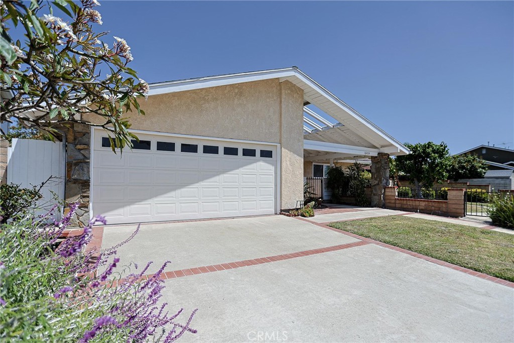 16404 Ponderosa Street