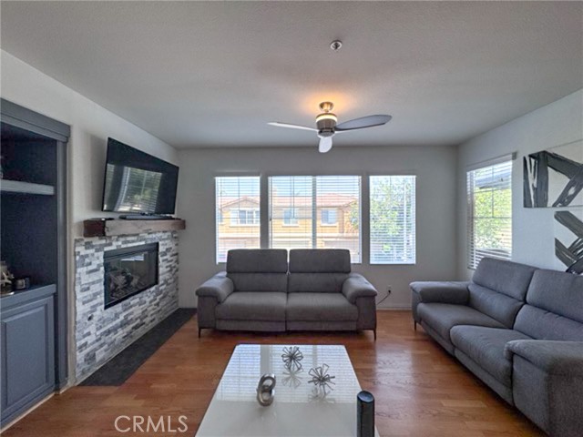 33423 Winston Way, Temecula CA: https://media.crmls.org/medias/79610ba2-bef1-416b-b3d0-f1500a86d2ce.jpg