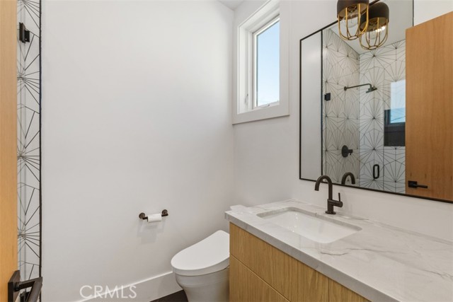 515 1/2 Jasmine, Corona del Mar CA: https://media.crmls.org/medias/79621f1d-7363-4255-ba69-9ace46c73207.jpg