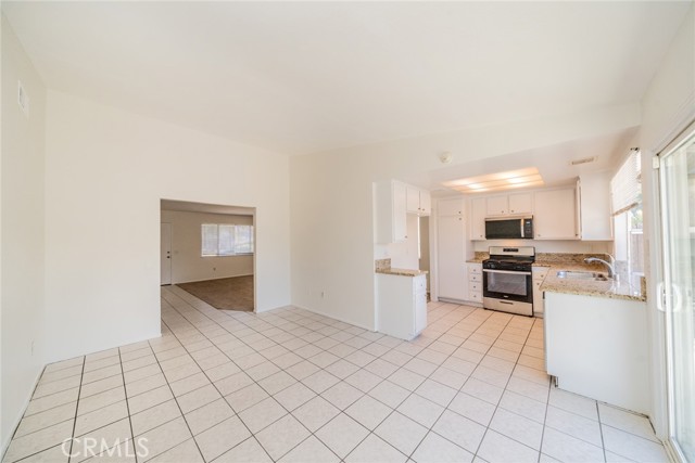 Detail Gallery Image 10 of 37 For 23607 Dracaea Ave, Moreno Valley,  CA 92553 - 3 Beds | 2 Baths