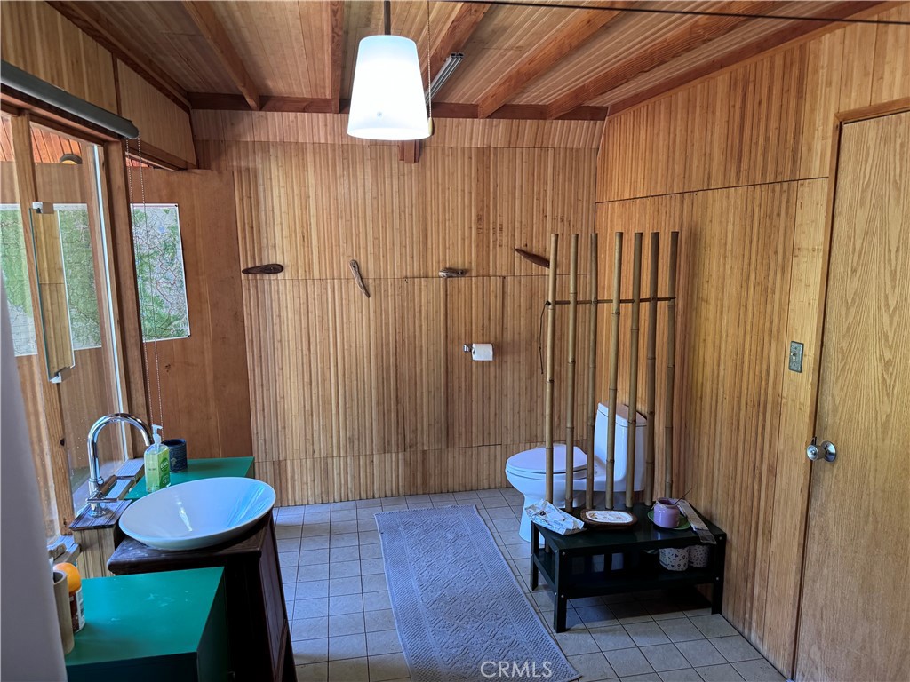 https://media.crmls.org/medias/79653435-9d89-4b78-b071-581038ab2171.jpg?preset=X-Large